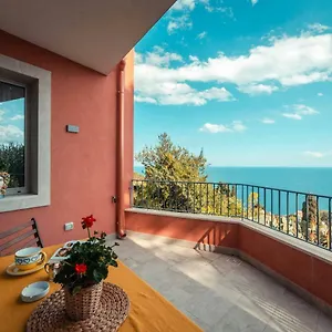 The Charming House , Taormina Italia